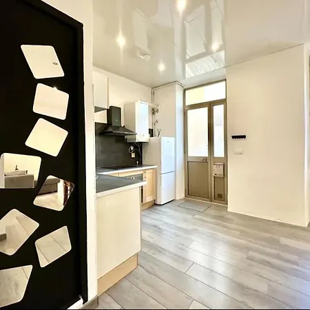 Apartment Centre